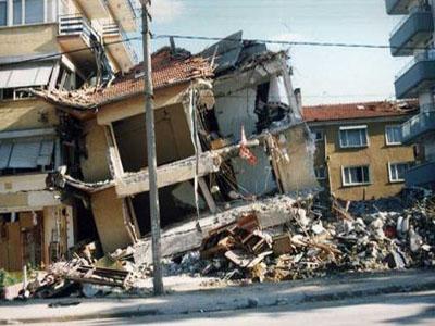 2004 - Erzurum: 5,1 büyüklüğündeki depremde ölü sayısı 9, yaralı sayısı 20.