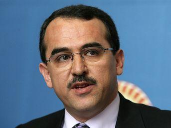 Adalet Bakanı Sadullah Ergin: 1964'te Hatay Antakya'da doğdu. Ankara Üniversitesi Hukuk Fakültesi'ni bitirdi.İyi düzeyde İngilizce bilen Ergin, evli ve 3 çocuk babası.