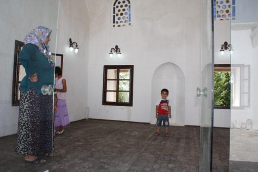 Açılışa hemen her yaştan ilginin olması dikkat çekti