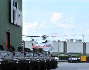Başbakan Erdoğan, Sakarya'da Arifiye ilçesindeki OTOKAR Tesisi'nde düzenlenen, Savunma Sanayii Müsteşarlığı Milli Tank Projesi Sözleşmesi İmza Töreni