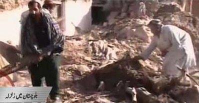 Pakistan'ın Belucistan eyaletinde meydana gelen şiddetli deprem sonrası bölgeden objektiflere bu kareler yansıdı