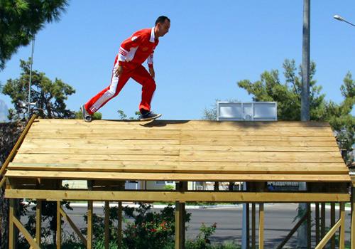 Antalyalı itfaiyeciler, 45 derece sıcaklıkta 31 Ağustos'ta başlayacak Dünya İtfaiye Oyunları Şampiyonası'na hazırlanıyor.
