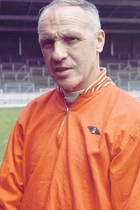 ''Bazı insanlar futbolun bir ölüm kalım meselesi olduğuna inanırlar. Sizi temin ederim ki ondan çok çok daha önemlidir" Bill Shankly