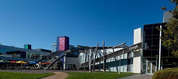 İnternet arama motoru Google'ın İngiltere'nin başkenti Londra'daki yeni bürosu bilim kurgu filmlerindeki gibi tasarlanmış. Çalışanlar için tüm konfor düşünülmüş. Boş vakitlerinde kestirebilecekleri gibi, bilgisayar oyunu ve bilardo oynama şansına da sahipler. Çalışma ortamları ise çalışanların en ufak bir stresten bile kaçınmaları için hazırlanmış.