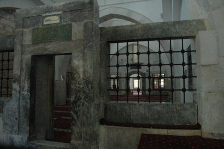Eskişehir'in Seyitgazi ilçesindeki Seyyid Battal Gazi Külliyesi'nin içerisine Amerikan tarzı mutfak yapılması tepkilere neden oldu.