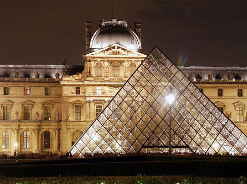 Fransa'nın başkenti Paris, ülkenin kültür ve sanat merkezi olma görevini üstlenmiş ve gerek Avrupa'nın gerekse dünyanın en önde gelen kültür merkezlerinden biri olmuş....
<br><br>
Nuray Kahraman'ın Fransa izlerimlerini ve haberde yer alan görsellerin öykülerini görmek için haberin metni düğmesini tıklayabilirsiniz...