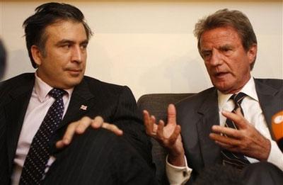 Gürcistan Cumhurbaşkanı Mihail Saakaşvili Gori'de korku dolu anlar yaşadı.