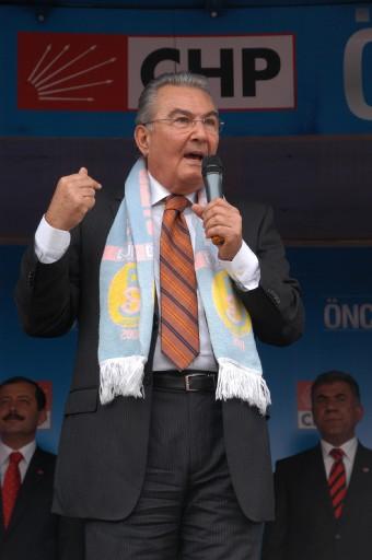İnsan, açar telefonu isterse iktidara da küfreder. Şöyle ağız tadıyla küfredemez olduk'' diyen Deniz Baykal, Erdoğan'a karşılıklı görüşme çağrısını niteledi ve bir söz verdi: Yolsuzlukları konuşmayacağım