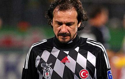 Yusuf Şimşek: Sezon başında A2 takımla çalışan Yusuf Şimşek'te sonrasında as takımla antremana çıksada bir türlü Schuster'den geçerli not alamadı ve Kayseri Erciyesspor'a gönderildi.