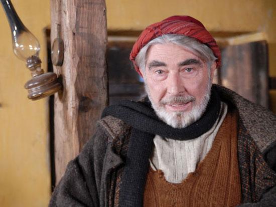 <p><strong><br/>ERDAL &Ouml;ZYAĞCILAR: <p></strong><br/>
Başarılı oyuncu b&ouml;l&uuml;m başı değil 13 b&ouml;l&uuml;ml&uuml;k &uuml;cretin tamamını istiyor. O bu uygulamayı her zaman yapıyor.