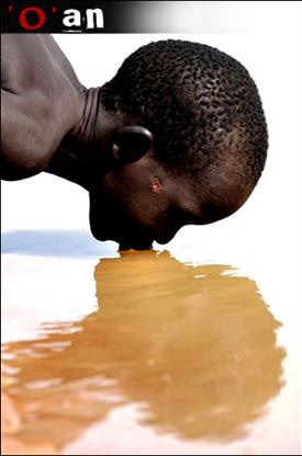 Hayat öpücüğü- Sudan'ın güneyinde kolera salgını var. İki kentte toplam 54 kişi öldü. Fotoğraftaysa bir GÜney Sudanlı Nil'i besleyen ırmakların biri olan Aquem'den temiz su içiyor. Bölgenin temiz su olanakları göz önünde bulundurulursa eğer 'o' an Aquem I