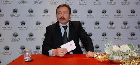 İdris Bal: Kütahyada AKP listesinin seçilmesi kesin olan üçüncü sırasında televizyon ve gazetelerden yakınan tanınan Polis Akademisi öğretim görevlisi İdris Bal var. Bal Ankarada pek çok düşünce kuruluşunda görev yapan, özellikle demokratik açılım konusunda hükümete raporlar yazan bir akademisyen.
