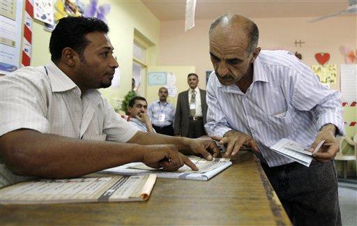 Irak'ın kuzeyindeki Bölgesel Kürt Yönetimi'nde bugün gerçekleştirilen başkanlık ve parlamento seçimleri için oy verme işlemi başladı.