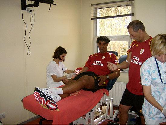 Sarı-Kırmızılı kulübün yeni teknik direktörü Frank Rijkaard sezonun ilk antrenmanı için Florya Metin Oktay Tesisleri'nde sahaya çıktı.