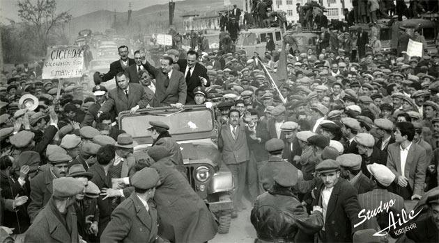 27 Mayıs darbesinin ardından asılarak idam edilen Başbakan Adnan Menderes'in darbeden 4 ay önce gerçekleştirdiği Kırşehir ve Hacıbektaş ziyaretinin görüntüleri ilk kez ortaya çıktı.
