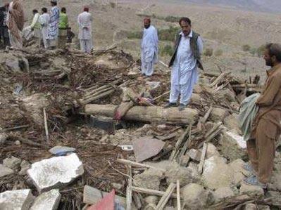 Pakistan'ın Belucistan eyaletinde meydana gelen şiddetli deprem sonrası bölgeden objektiflere bu kareler yansıdı