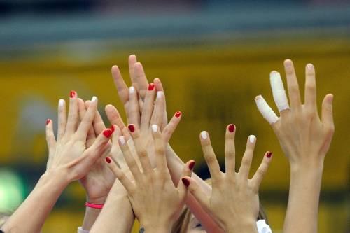 16. Dünya Bayanlar Voleybol Şampiyonasında Türkiye, D grubundaki ilk maçında Çin ile karsılaşmıştı. Filenin sultanları, Çin maçına kendilerine uğur getirmesi ve 'Cumhuriyet Bayramı' olması nedeniyle kırmızı beyaz ojeli tırnakları ile çıkmıştı.