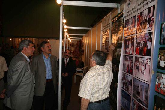 Kocaeli Büyükşehir Belediyesinin bu yıl ilkini gerçekleştirdiği Kitap Fuarı, İnterteks Fuar Alanında, il protokolü ve 3 bine yakın vatandaşın katılımıyla açıldı.