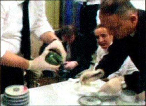 Savcı Fikret Seçen ile savcı Ali Haydar'ın, 6 Aralık'ta Gölcük'teki Donanma Komutanlığı'nda yaptıkları aramanın fotoğraf ve görüntüleri, o gün yaşananları an an belgeliyor.
