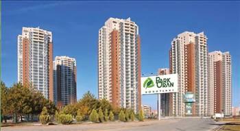 PARK ORAN KONAKLARI
Aktürk Yapı Endüstrisinin Ankara Çankaya Oranda inşa ettiği Park Oran Konutlarında, 60.72 ile 478.11 metrekare arasında 1+1 ile 6+1e kadar farklı daire seçenekleri sunuluyor. Bin 832 konut bulunan projede, fiyatlar 143 bin ile 231 bin lira arasında değişiyor. 146 dönüm arazi üzerinde inşa edilen projenin 100 dönümü yeşil alan olarak ayrılmış. Bisiklet yolu, kafeler, çok amaçlı spor alanı, alışveriş merkezi, oyun alanları, fitness salonu, yüzme havuzu, çocuk havuzu, yürüyüş parkuru gibi sosyal olanaklar sunulan sitede, kamera ve interkom sistemiyle destekli 24 saat güvenlik hizmeti sunuluyor. Projeden yüzde 30 peşinat ödeyerek ve banka kredisi kullanarak konut almak mümkün.
Web: www.parkoran.com
Tel: 0312 490 81 81