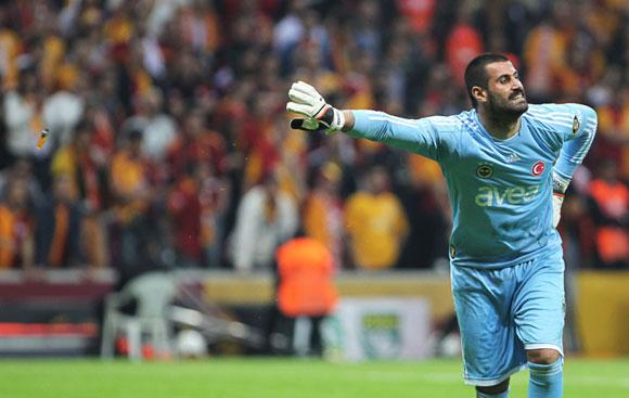 Muslera böyle maç olmaz eşit şartlarda oynamadık. Volkan abinin ki büyük benim ellerim küçük o yüzden mağlubiyet sayılmaz.