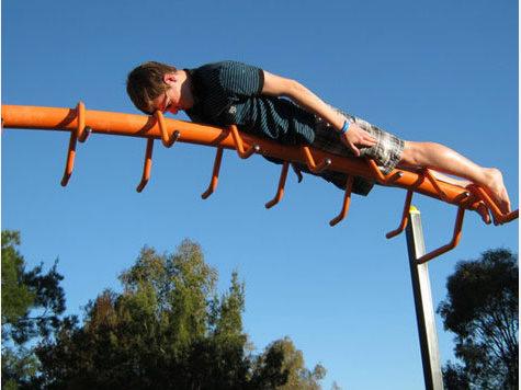 ÇILGINLIK MI? KENDİNİ İFADE TARZI MI?

Boğaziçi Üniversitesi ve Yeditepe Üniversitesi Fen Edebiyat Fakültesi Öğretim Görevlisi Tolga Seçilmiş de Plankingin pasif ancak aykırı ve ilgi çekici bir eylem yöntemi olduğunu belirterek, "Toplumların içinde yaşadıkları kültürler dönüşerek ve gelişerek devam etse de global iletişimin getirdiği avantajlar aynı zamanda ortak bir kültürün de dünyada yayılmasına neden olmaktadır.