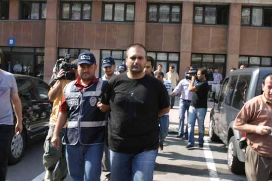 FBI'ın aradığı ChaO'yu Türk polisi yakaladı