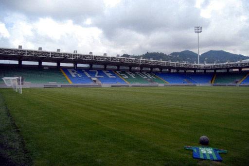 Rize'de yapımı tamamlanan yeni şehir stadı, 12 Ağustos'ta Başbakan Recep Tayip Erdoğan tarafından hizmete açılacak. Stat, Çaykur Rizespor-Fenerbahçe maçı ile sporseverlere ''merhaba'' diyecek.