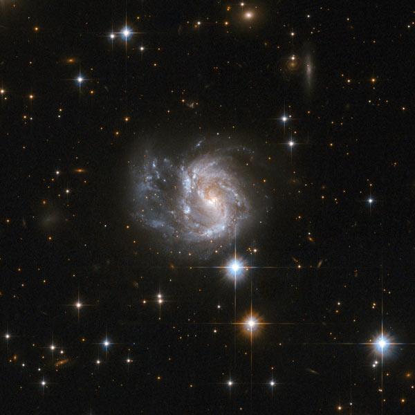 NASA'nın Spitzer teleskobu şimdiye kadar görülmemiş büyüklükteki bir galaksi çarpışmasını kaydetti. İşte o anın fotoğrafı ve önceki çarpışmalar...