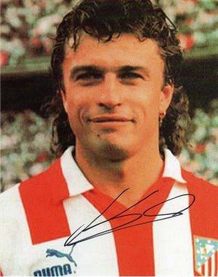 Roman Kosecki: 1990-1992'de Galatasaray forması giyen Polonyalı Roman Kosecki, 1999'da futbolu bıraktı. Siyasete atılan Kosecki, 2005'te milletvekili oldu. Kosecki, ülkede önceki hafta sonunda yapılan genel seçimlerde yeniden milletvekili seçilmeyi başardı.