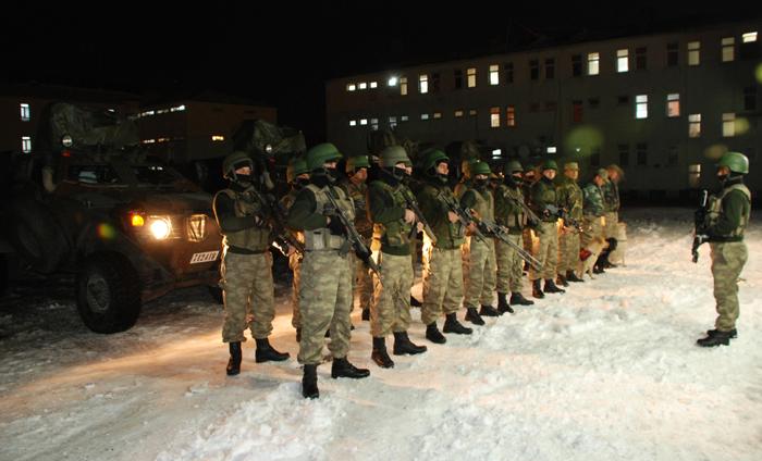 Sağ olarak yakalanan teröristlerden "Azad" kod adlı teröristin örgüte 1993 yılında katıldığı ve örgütün sözde Erzurum Eyaleti Koordinatör Yardımcısı olduğu, 1995 yılında Hakkari Uzundere Jandarma Karakol Komutanlığı'na yapılan 10 askerin şehit olduğu eylem dahil 7 eyleme katıldığı öğrenildi.
<p/> Ölü olarak ele geçirilen örgütün sözde bölge sorumlusu "Serbest" kod adlı terörist ile diğer teröristlerin katıldıkları eylemler şöyle: