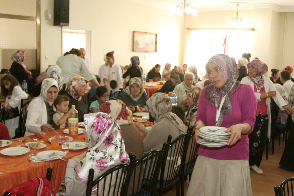 Projeyi başarı ile bitiren kursiyerlere sertifikaları, 29 Temmuz 2011 Cuma günü saat:16.00 da Suluova Öğretmenevi Salonunda yapılan törenle verildi.