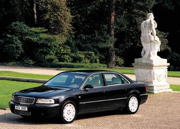 Org. Yaşar Büyükanıt’a Audi A8L marka bir otomobil alındı. Dünyada zırh gücü açısından bir numara olan otomobil çıplak 400 bin Euro fiyata sahip ve gümrük vergileriyle birlikte yaklaşık 1 Trilyon değerinde.