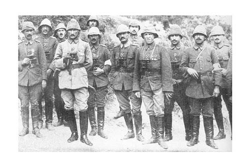 12. 20: 3. Filoyu oluşturan Fransız gemileri 1. Filonun önüne geçti.