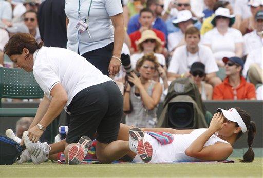 Wimbledon'da 4. turda Venus Williams ile karşılaşan Sırp raket, ikinci sette sakatlanınca mücadeleyi gözyaşları içinde terk etti