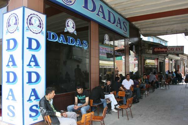 Sağlık Bakanı Recep Akdağ, ulusal basının yöneticilerini seçim bölgesi ve memleketi Erzurum'da ağırladı. Akdağ, gazetecilere şehri bizzat gezdirdi. Gezinin sonu keyifli bir geceyle bitti.