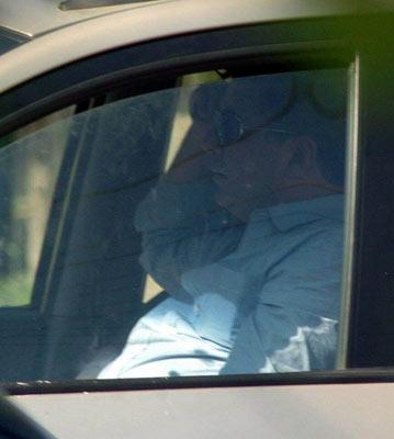 Bodrum'un Bitez beldesinde jandarma ekiplerinin ikna çabalarına rağmen, elindeki silahla başına ateş ederek kendini yaralayan kişi, hayatını kaybetti.