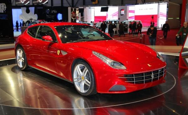 <p><strong>FERRARI</strong> Ferrari’nin arkadan itişli modeli 458 Italia’nın üstü açılan versiyonu 458 Spider, 458 Italia Spider, ikinci yarıda ithal edilmeye başlanacak.</p>