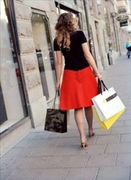 Kendinizi ödüllendirin
En çok sahip olmak istediğiniz 5 eşyanın listesini yapın. Her l kilo verdiğinizde ve bunu bir hafta koruduğunuzda, kendinize listedeki bir şeyi satın alın.