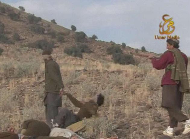 Açıklamada infaz görüntülerinin yakında yayınlanacağı belirtilmişti. Taliban dediğini dün yaptı ve korkunç görüntüleri internet aracılığıyla yayınladı.