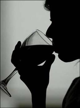 5) Alkol bütün kötülüklerin anası... Hele de Müslümanlar için günah olması hasebi ile yanına yaklaşılmaması gereken unsur. Ancak İngiltere'de yapılan araştırmada içki içenlerin, hayatlarında hiç içmeyenlere göre yüzde 14 oranında daha varlıklı olduğunun belirtilmesi de oldukça ilginç..