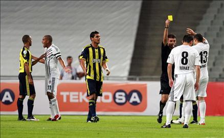 Futbol Federasyonu tarafından bu yıl 4. kez düzenlenen TFF Süper Kupa'yı, Beşiktaş'ı 2-0 yenen Fenerbahçe kazandı. Goller Alex'den geldi...