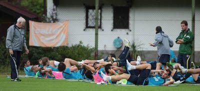 Geçen sezon özellikle Şampiyonlar Ligi maçlarında attığı kritik gollerle takımına çeyrek finali getiren Brezilyalı futbolcunun ayağının kırıdığı öğrenildi.