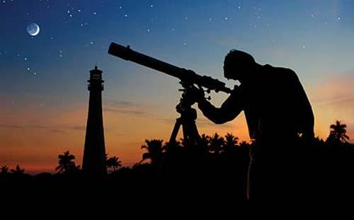 Artık Seeing in the Dark türü internet-tabanlı teleskoplardan yararlanmak suretiyle tüm amatör uzaybilimciler oturdukları yerden robot gözlemevlerine kumanda edebilir.