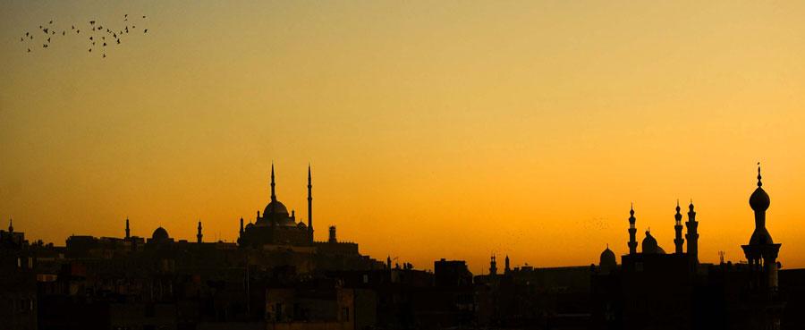 Mahmudiye Cami'nin minareleri, Anadolu'da görülen minarelere tarzının yüzde yüz aynısı olduğu için diğer eserler arasından çok çabuk seçilebiliyor.