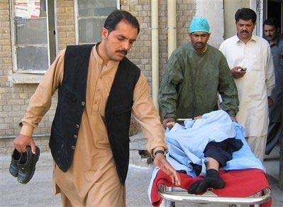 Pakistan'ın Belucistan eyaletinde meydana gelen şiddetli deprem sonrası bölgeden objektiflere bu kareler yansıdı