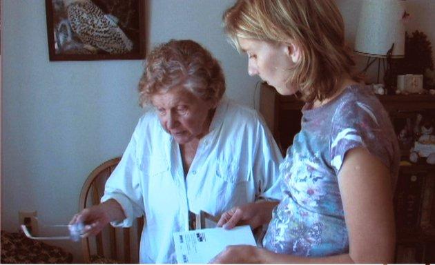 Annesini 1932 yılında kaybeden Alliluyeva'nın, iki erkek kardeşi vardı. Kardeşlerinden Jacob, Naziler tarafından yakalandıktan sonra 1941 yılında bir konsantrasyon kampında öldürülmüş, diğer kardeşi Vasili ise 40 yaşında aşırı alkol tüketiminden ölmüştü.