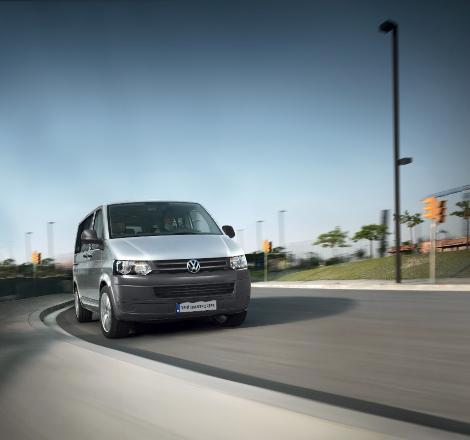 VOLKSWAGEN<br>
VOLKSWAGEN, haziran ayına özel hazırladığı kampanya ile Golf R, Scirocco, CC ve Tiguan modellerinde Euro/TL kurunu 2.21 TL'ye sabitledi.<br>
Volkswagen Binek Araç, en beğenilen modellerinden Tiguan'a yüzde 3.5a varan indirimle sahip olma fırsatı sunarken, 1.4 litre TSI 150 beygir gücündeki motor seçeneği ile sunulan 4x2 Tiguan Sport&Style BlueMotion Technology, 28 bin 900 Euro'dan başlayan fiyatlarla alınabiliyor.
