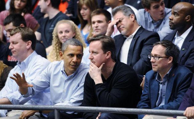 Cameron, ilk kez bir basketbol maçına gittiğini söylerken, Obama'nın, oyunu anlamasında kendisine yardımcı olduğunu kaydetti.