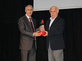 Birikim Okulları tarafından geleneksel olarak yapılan Başarı Ödülleri ödül töreninde yılın başarılı kişi, kurum ve kuruluşlarına ödülleri verildi.